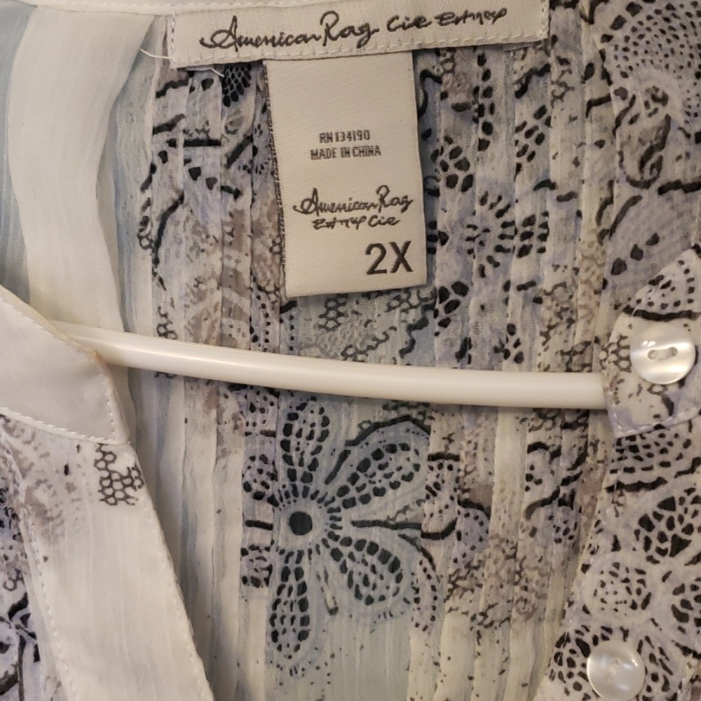Blouse - Picture 2 of 8
